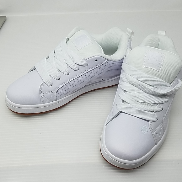 dc men's court graffik skate shoe